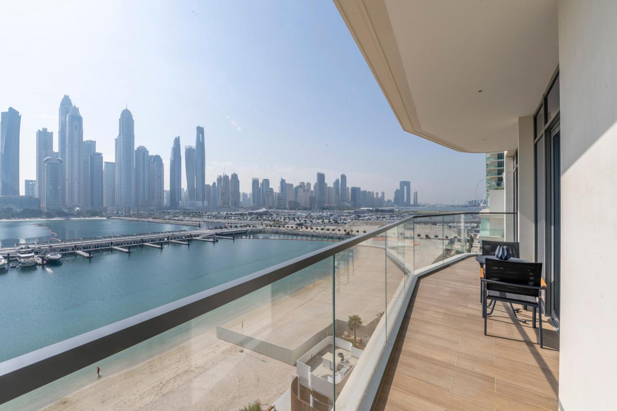 Ultra Luxury Emaar Beachfront - Private Beach And Pool Apartment ดูไบ ภายนอก รูปภาพ